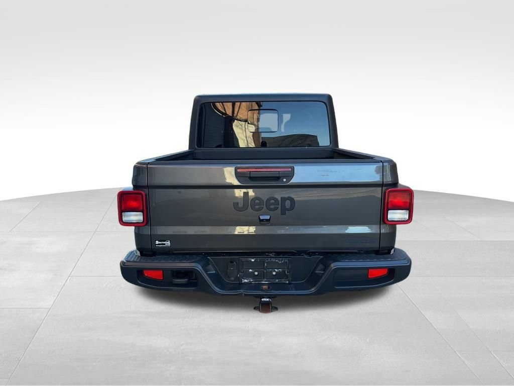Used 2020 Gray Jeep Sport image 4