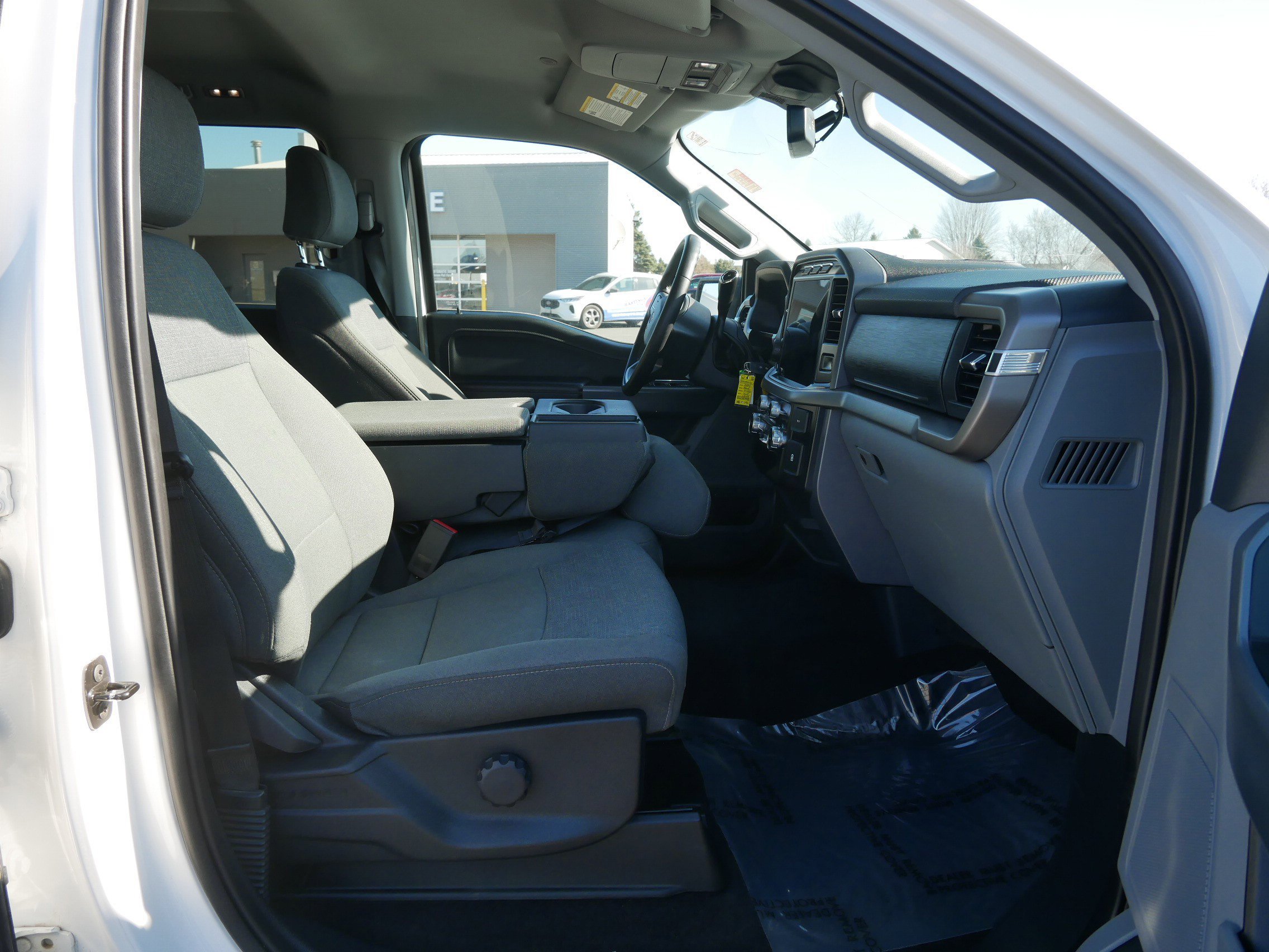 Used 2024 Oxford White Ford XLT image 14