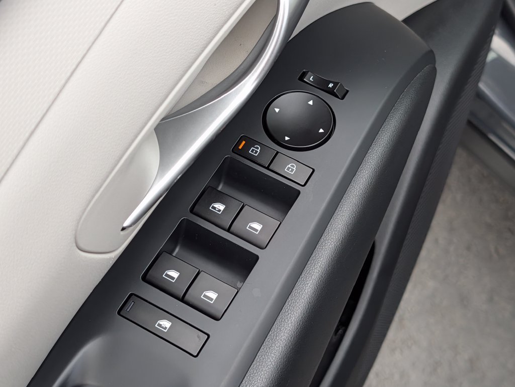 2025 Hyundai Tucson SE - Photo 18