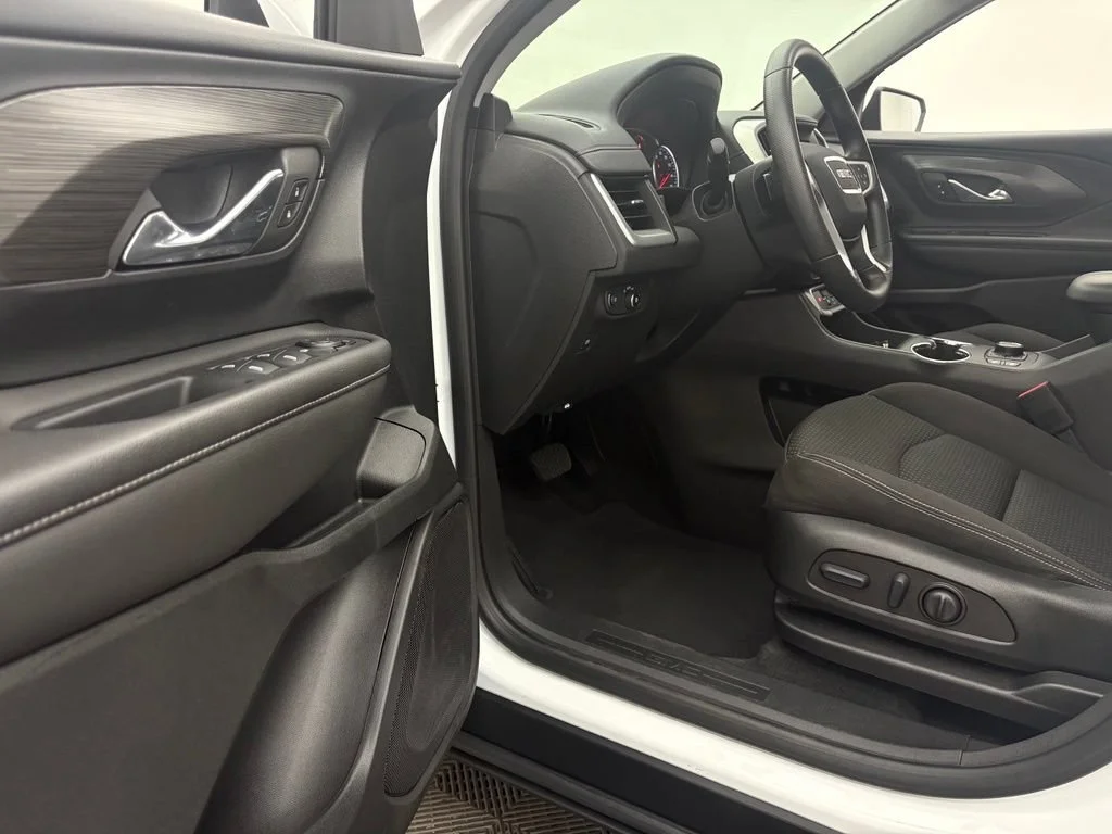 Used 2023 Summit White GMC SLE image 14