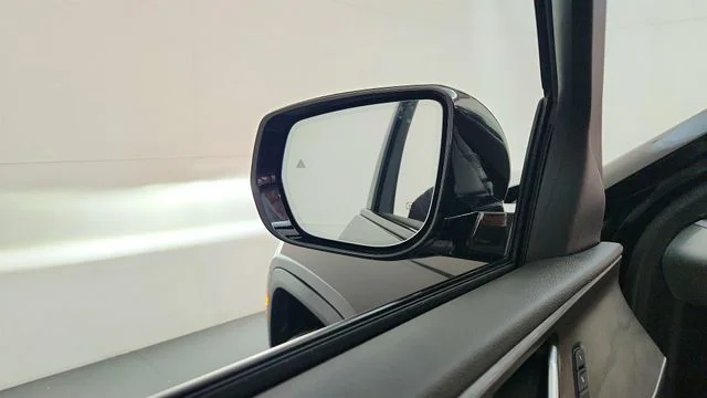 New 2026 Diamond Black Crystal Pearlcoat Jeep  image 19
