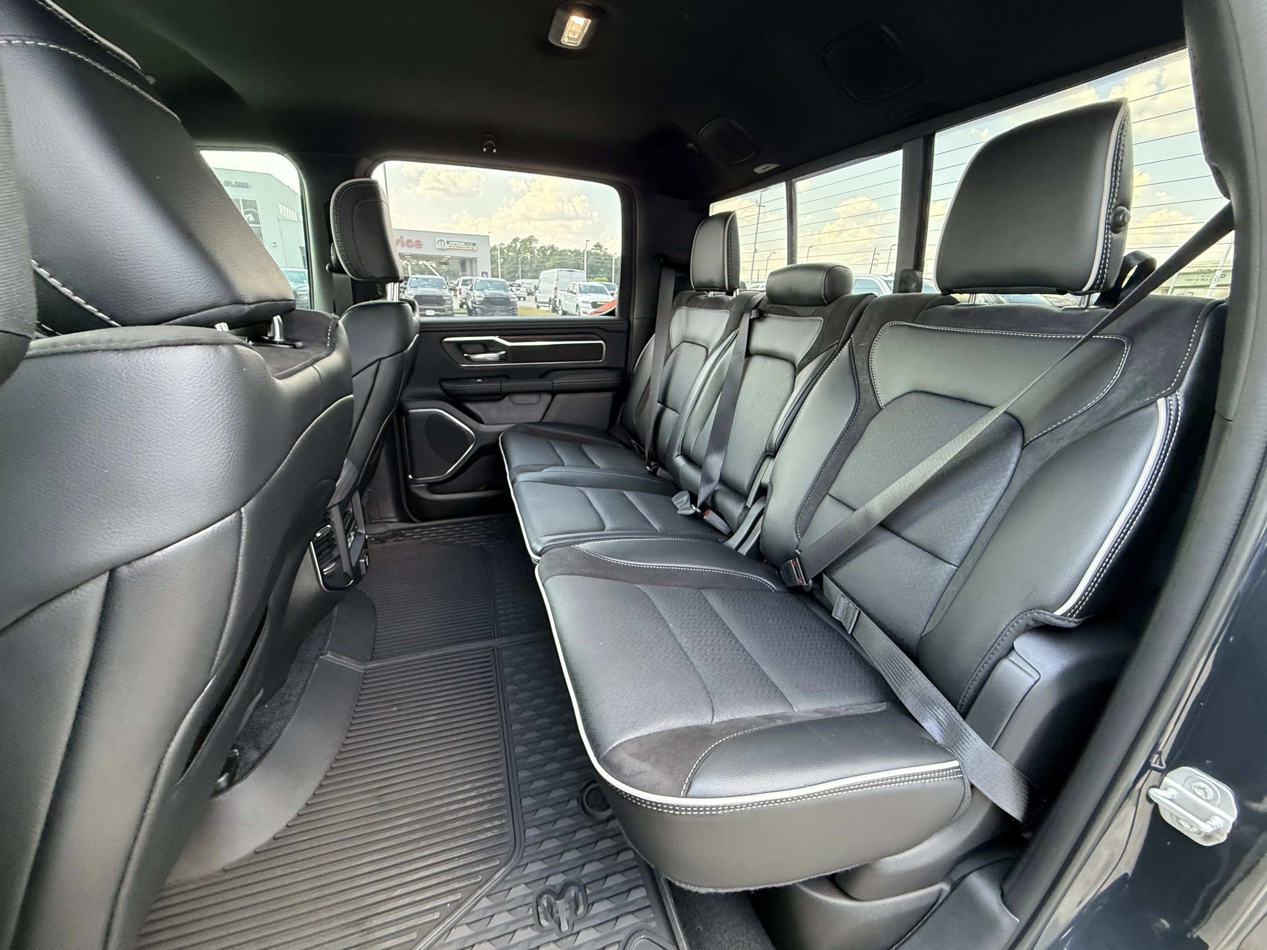 2026 RAM 1500 Laramie - Photo 15