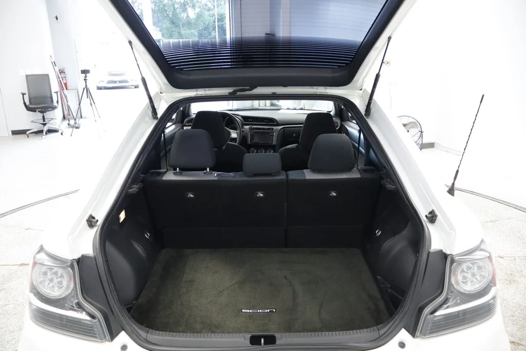 Used 2014 White Scion Base image 19