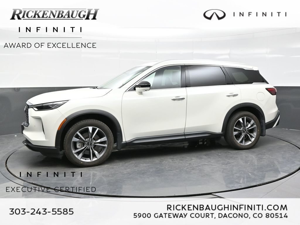 Certified Used 2023 White INFINITI LUXE image 3