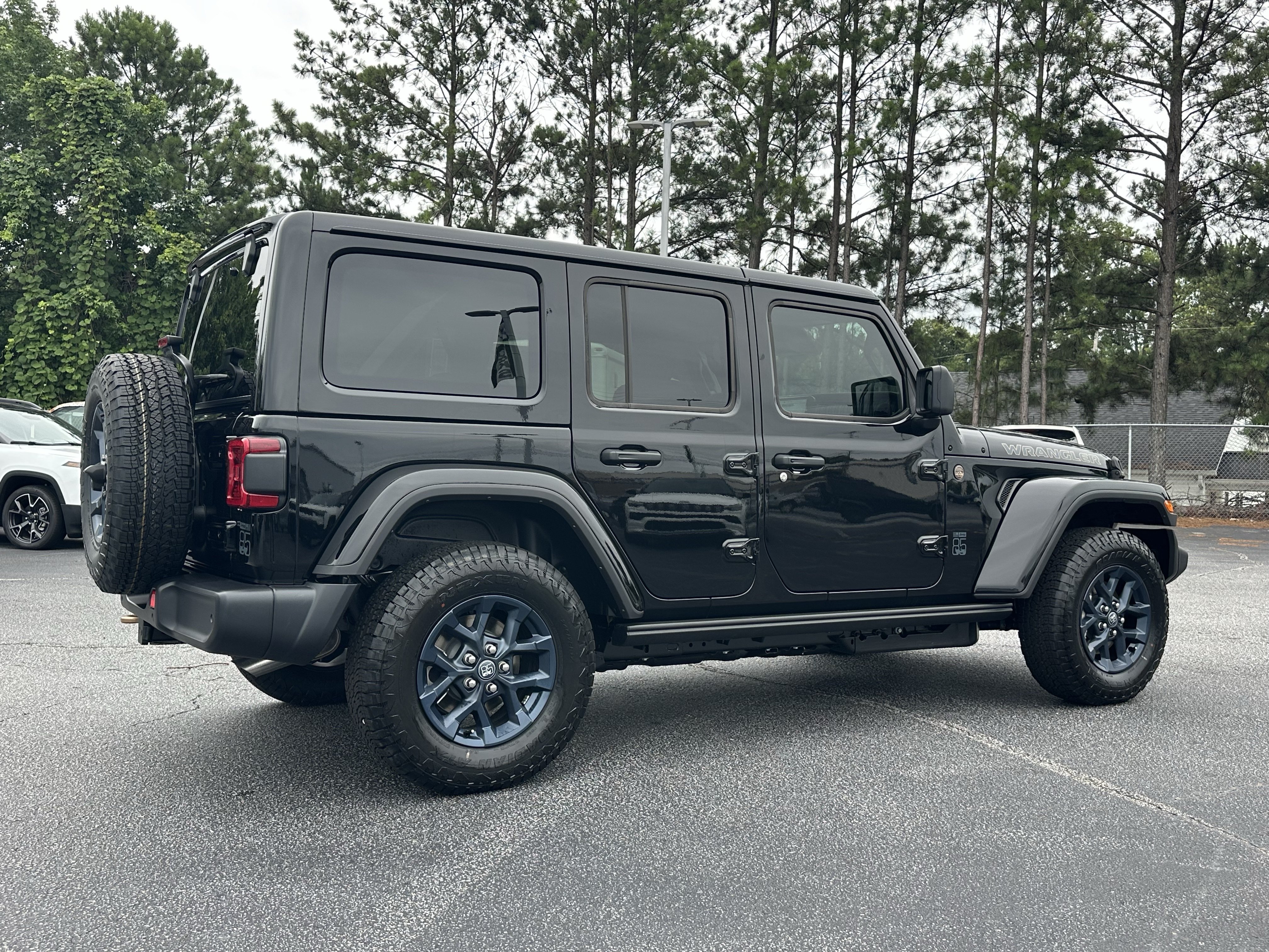 New 2026 Black Clear-Coat Exterior Paint Jeep 85th Anniversary image 8