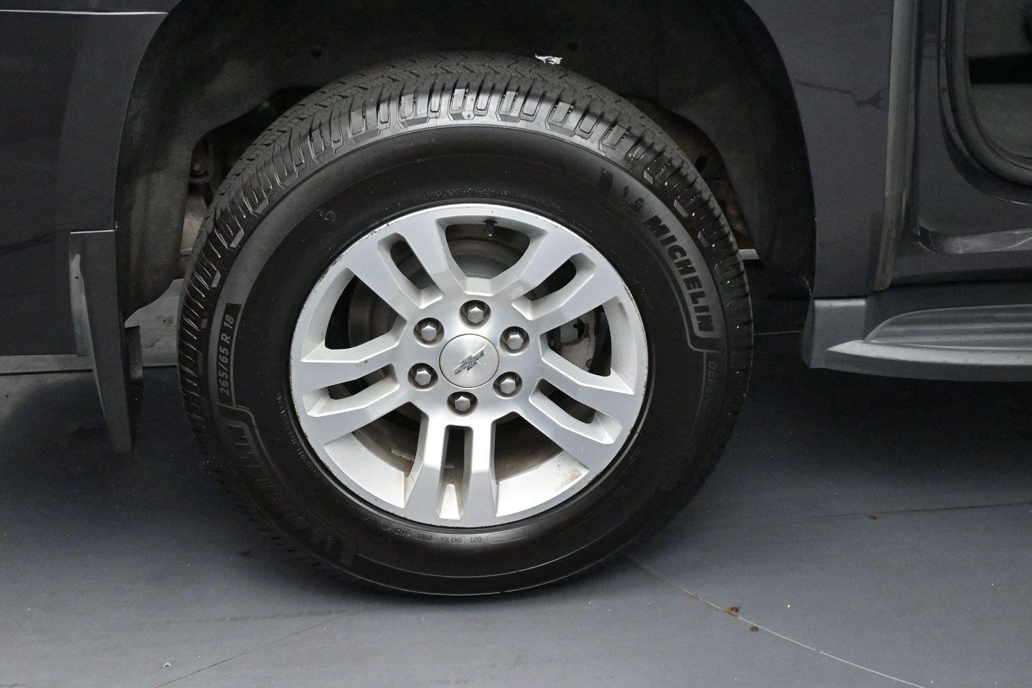 Used 2018 TUNGSTEN METALLIC Chevrolet LT image 43
