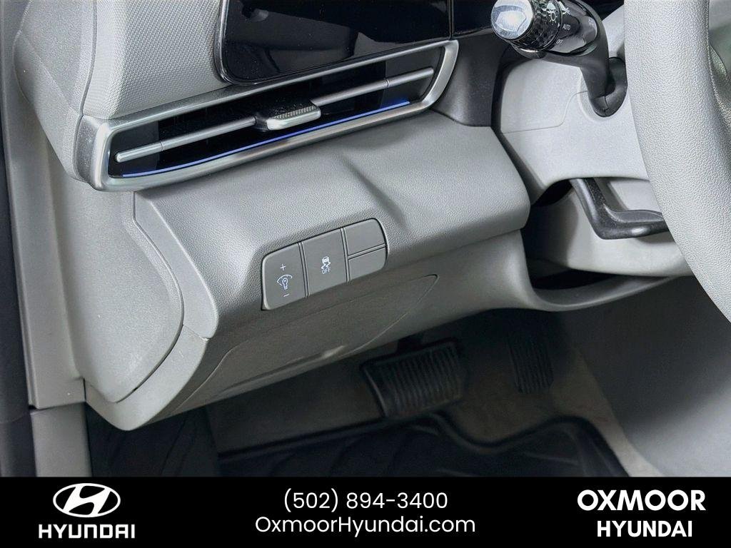 Used 2024 Amazon Gray Hyundai SEL image 10