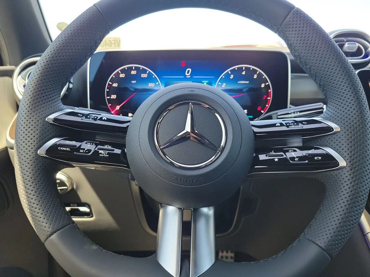 New 2027 Polar White Mercedes-Benz GLC 300 image 29