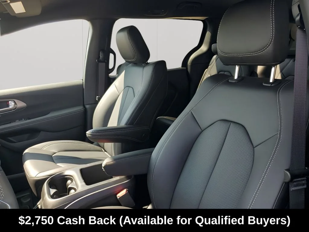 2026 Chrysler Voyager LX - Photo 30