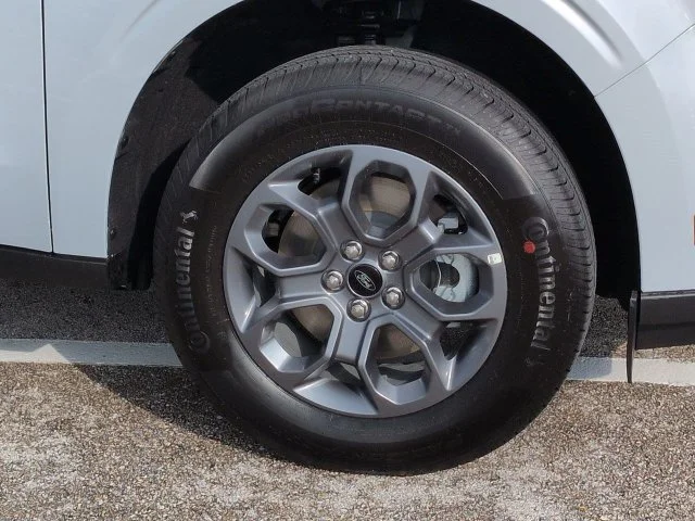 New 2026 Space White Metallic Ford XLT image 11