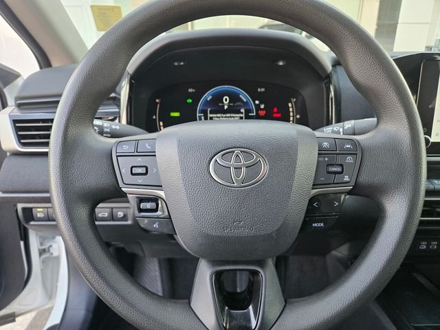 Used 2025 White Toyota LE image 21