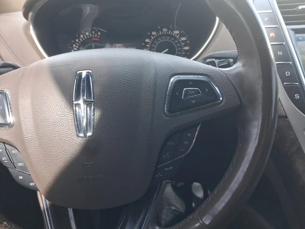Used 2016  Lincoln Reserve image 31