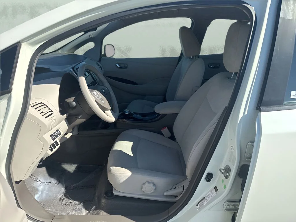 Used 2012 White Nissan SV image 9