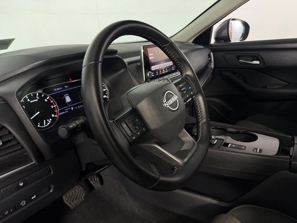Used 2025 Gun Metallic Nissan SV image 19
