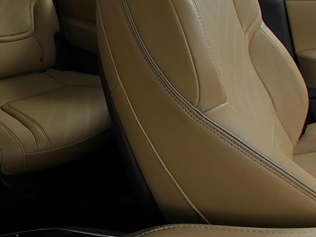 New 2026 Black INFINITI LUXE image 31