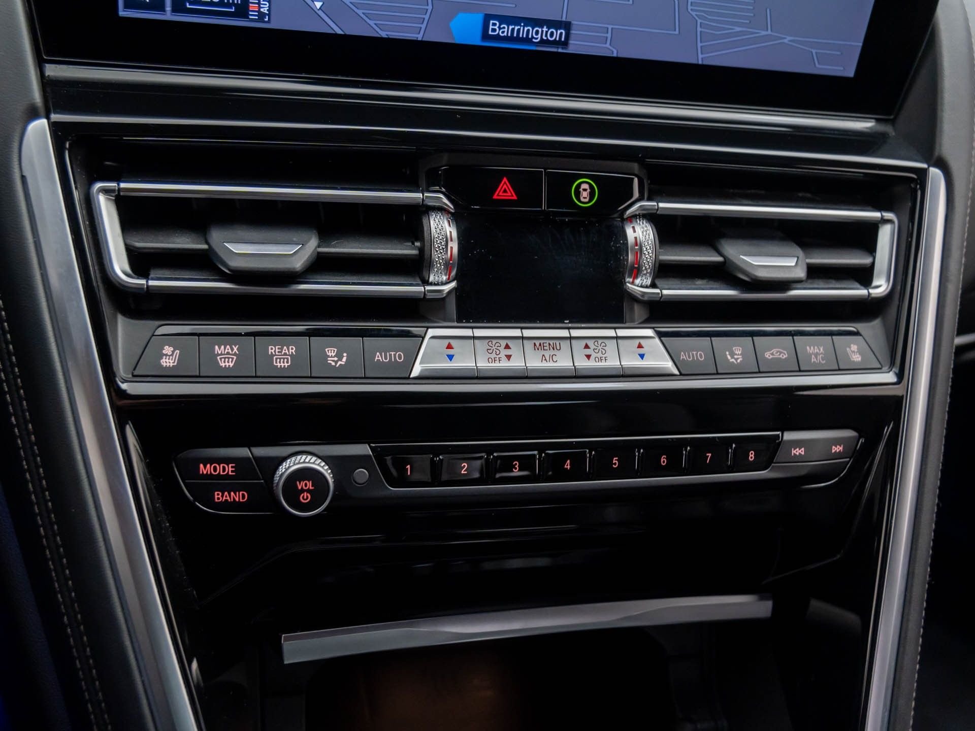 2025 BMW 8 Series M850i - Photo 23