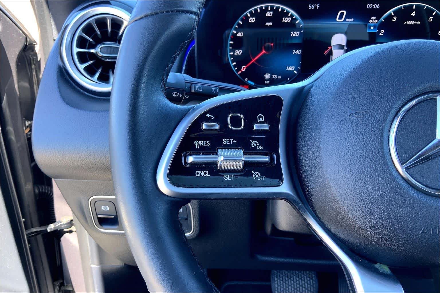 Used 2023 Mountain Grey Metallic Mercedes-Benz GLB 250 image 23
