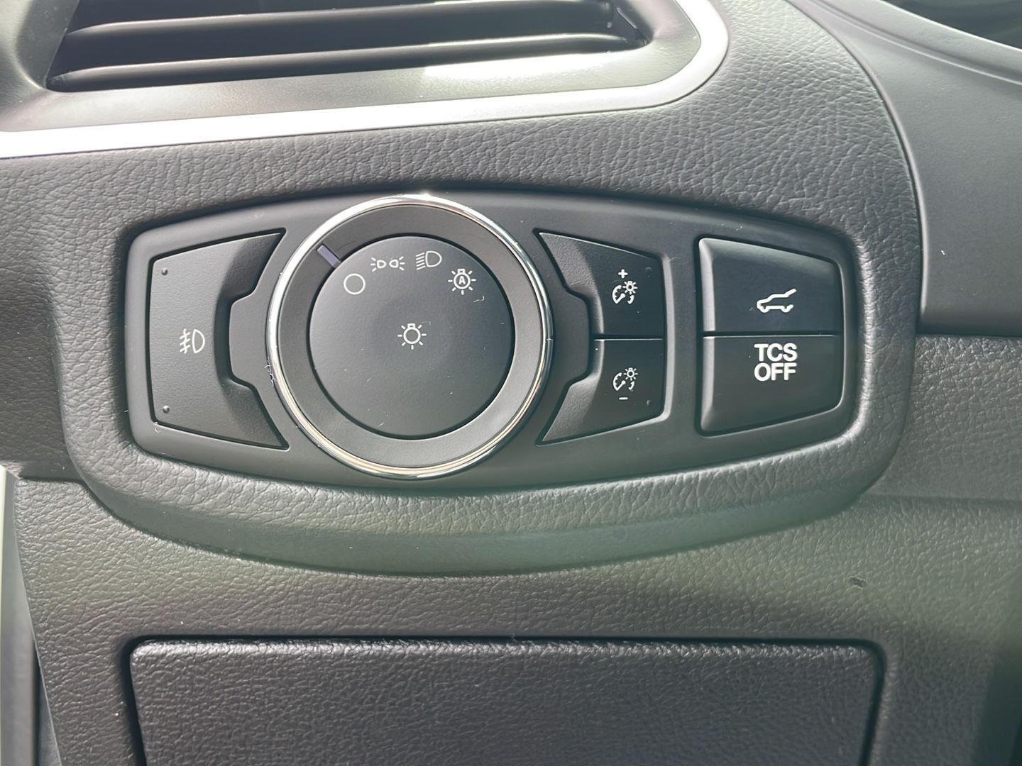 Used 2024 Oxford White Ford SEL image 13