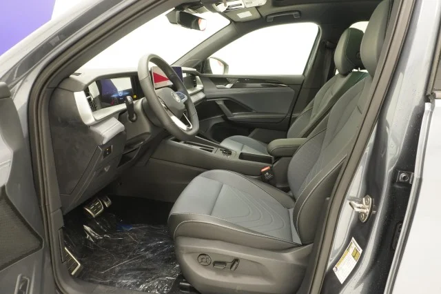 New 2026 Platinum Gray Metallic Volkswagen 2.0T SE R-Line Black image 15