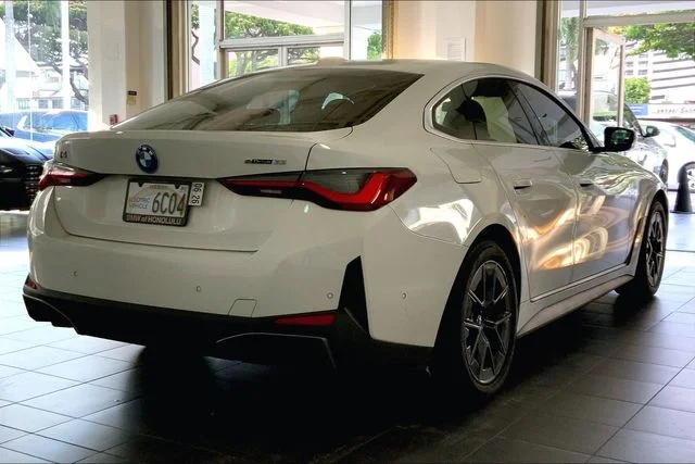Used 2023 Alpine White BMW eDrive35 image 6
