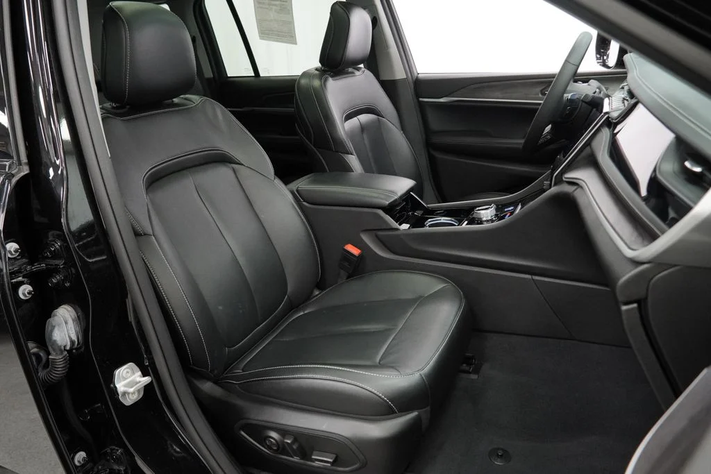Used 2022 Black Jeep 4xe image 50