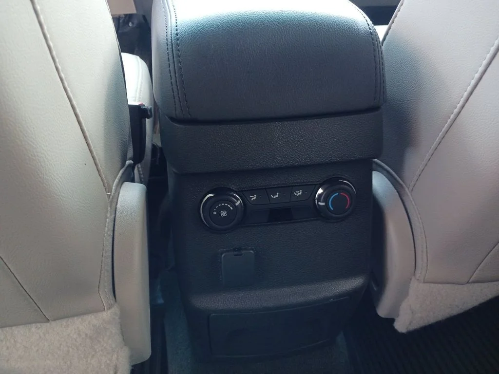 Used 2015 White Ford XLT image 22