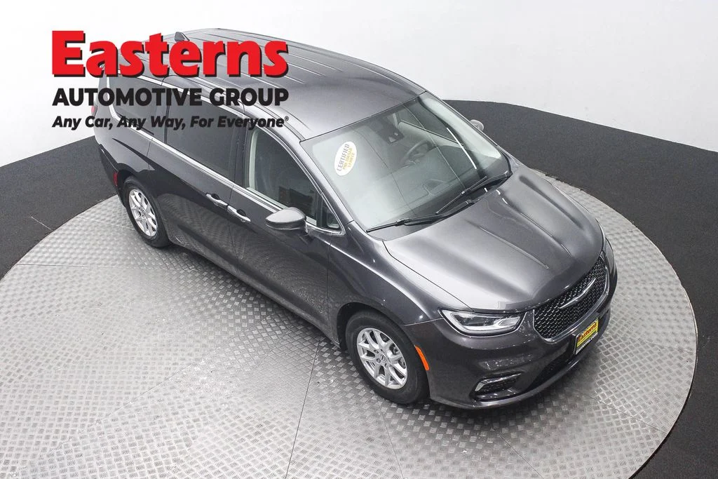 Used 2023 Gray Chrysler Touring L image 3