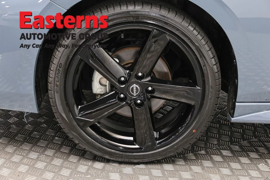 Used 2024 Gray Nissan SR image 32