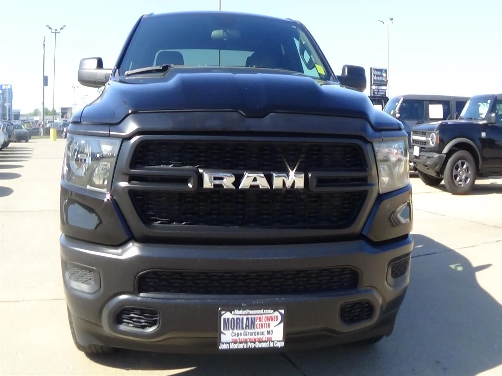Certified Used 2023 Diamond Black Crystal Pearl Coat (pxj) RAM Tradesman image 3