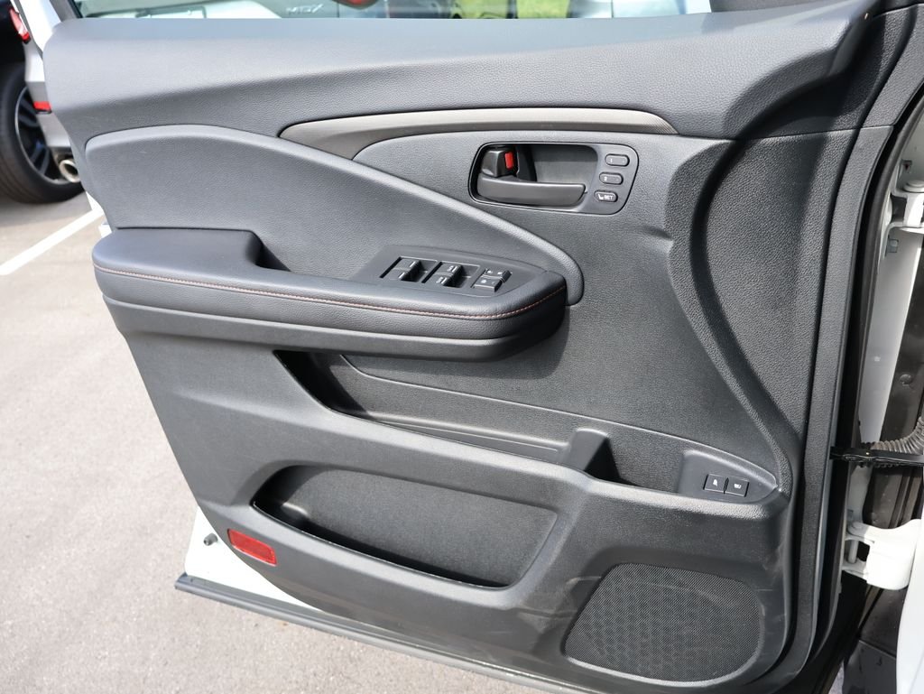 Used 2025  Honda TrailSport image 32