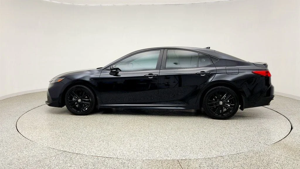 Used 2025 Midnight Black Metallic Toyota SE w/ Moonroof & Multimedia Upgrade Pkg image 8