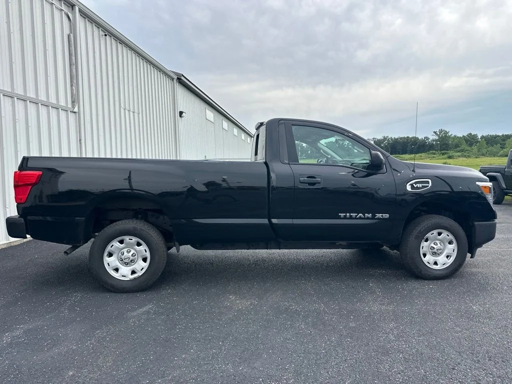 Used 2018 Black Nissan S image 6
