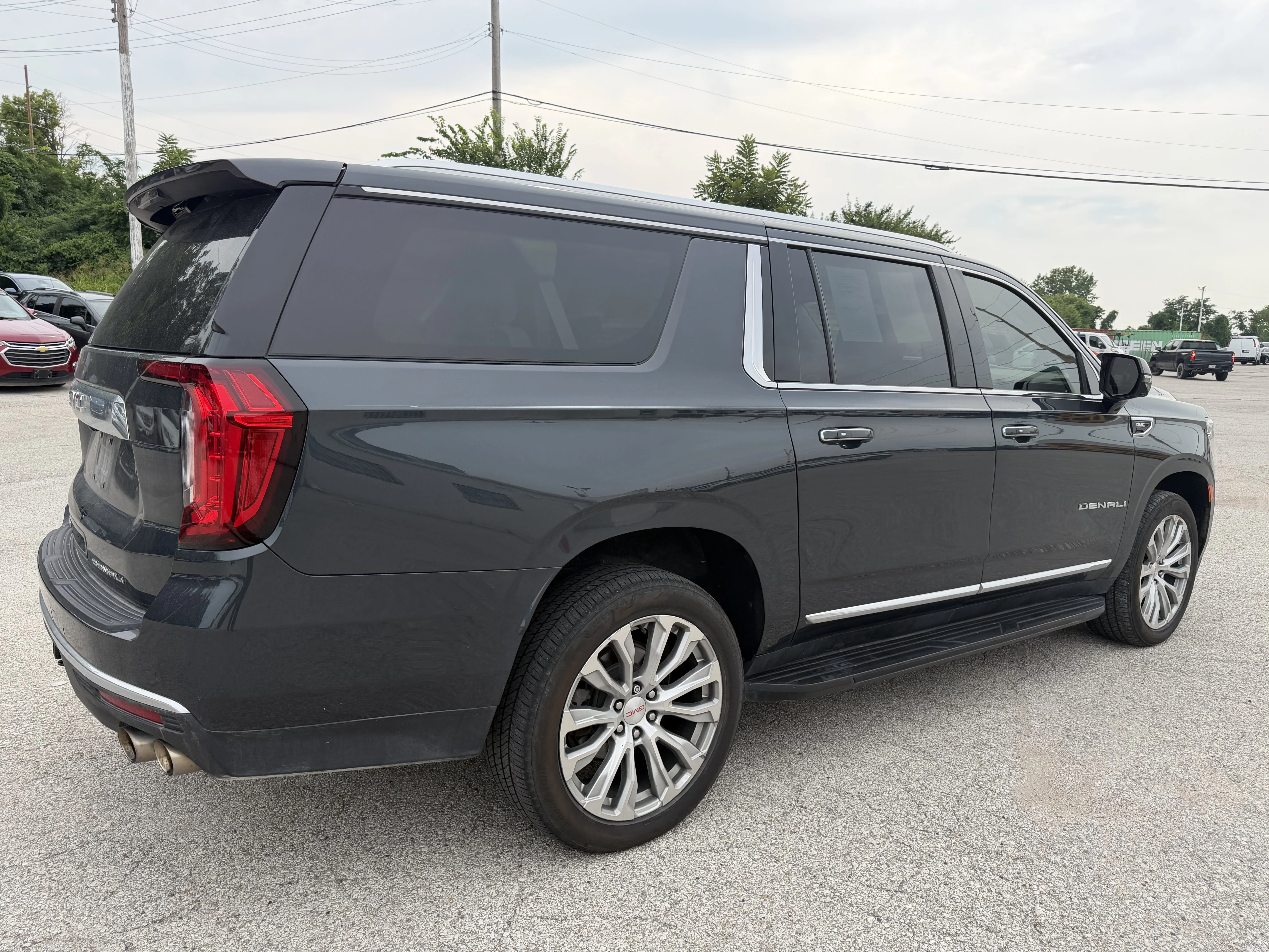 Used 2022 Hunter Metallic GMC Denali image 7