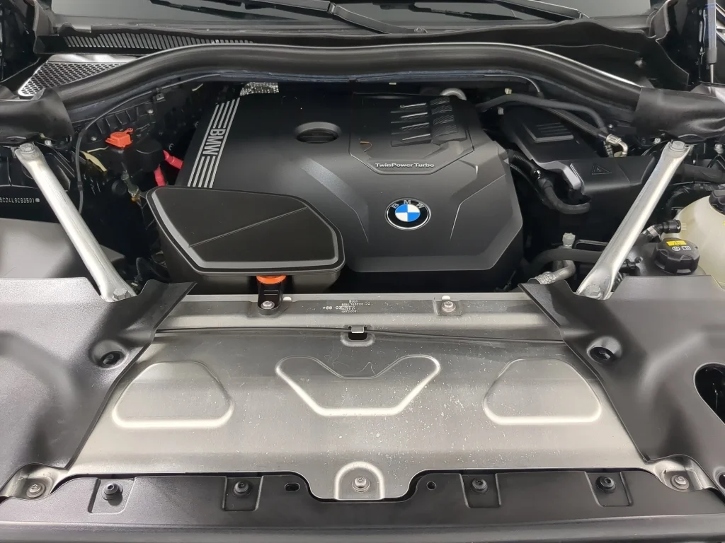 Used 2020 Black BMW xDrive30i image 29