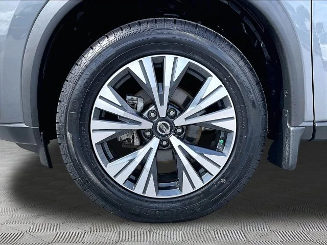 Used 2021 Gun Metallic Nissan SV image 7