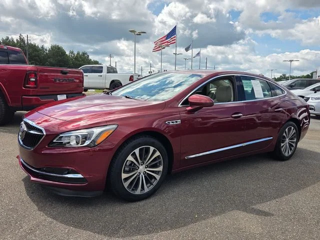 Used 2017 Red Buick Essence image 3