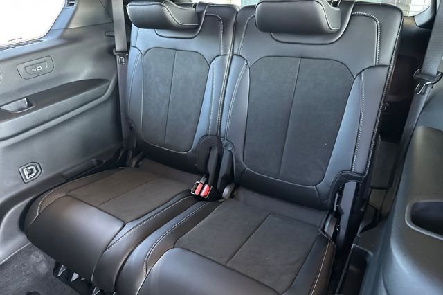 New 2026 Velvet Red Pearl-Coat Exterior Paint Jeep Laredo image 14