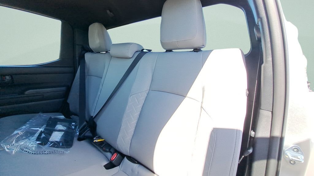 2026 Toyota Tacoma SR5 - Photo 32