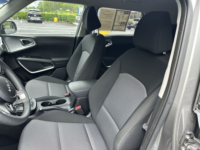 2025 Kia Soul LX - Photo 14