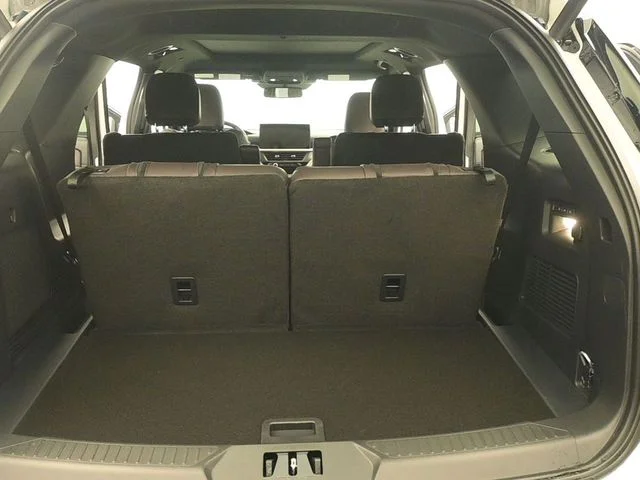 New 2026 Star White Metallic Tri-Coat Ford Platinum™ image 19