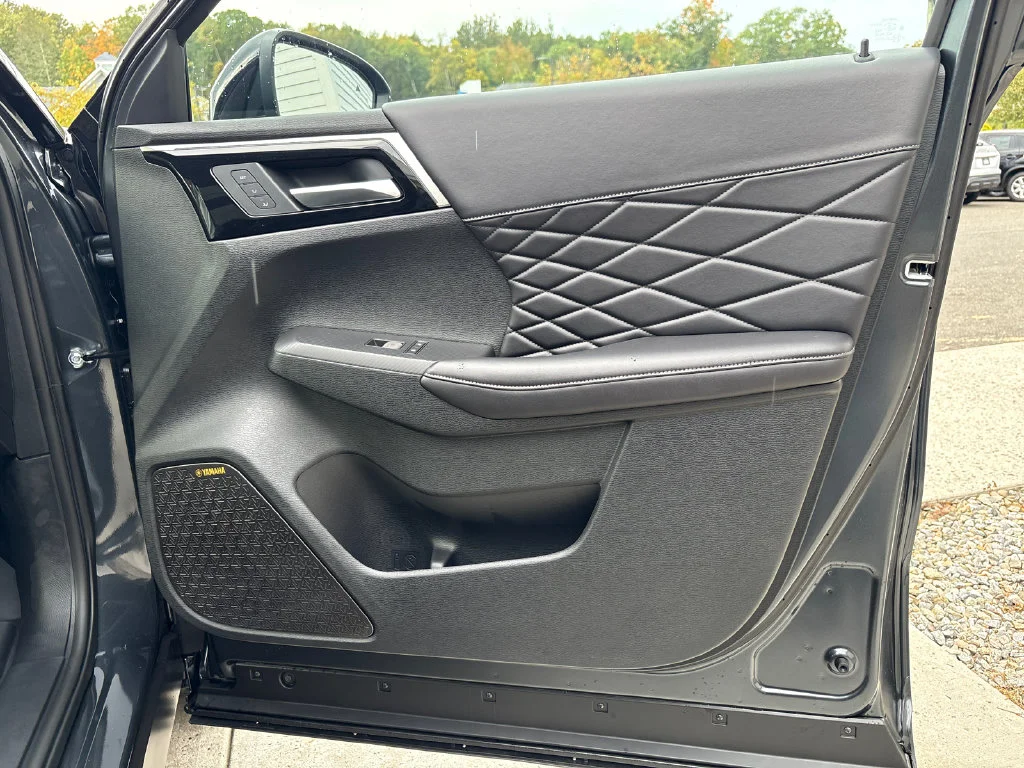 New 2026 Gray Mitsubishi SEL image 48