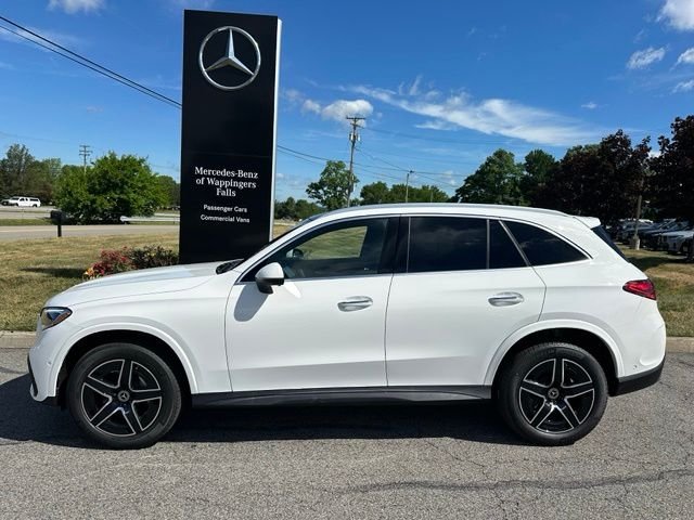 New 2026 Polar White Mercedes-Benz GLC 300 image 2
