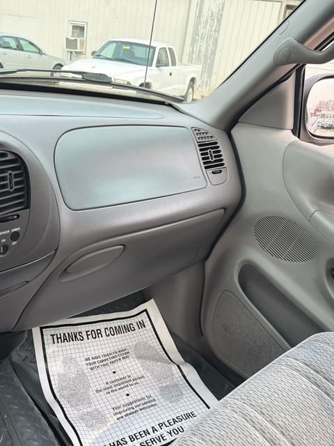 Used 1998 White Ford XLT image 31