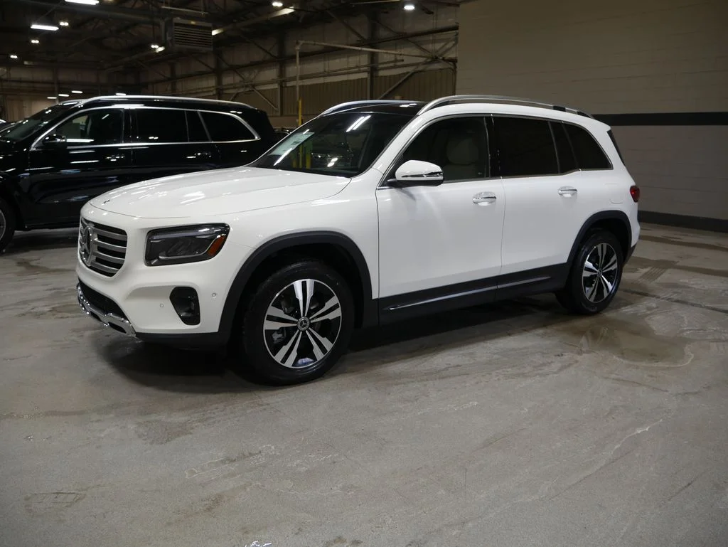 Certified Used 2026 Polar White Mercedes-Benz GLB 250 image 1