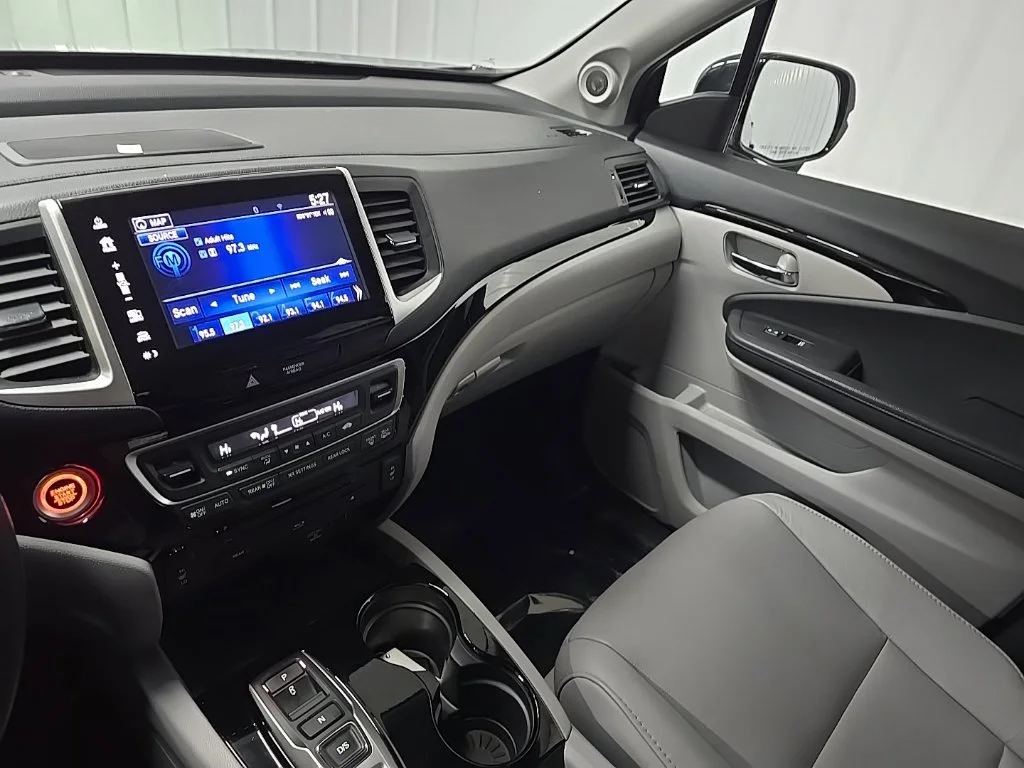 Used 2018 Steel Sapphire Metallic Honda Touring image 28