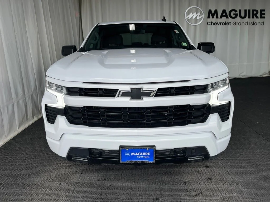 Used 2023 White Chevrolet RST image 29