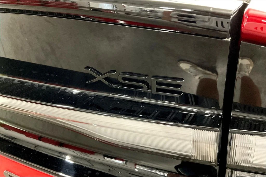 New 2026 Supersonic Red <sup>1</sup> Toyota  XSE Premium image 15