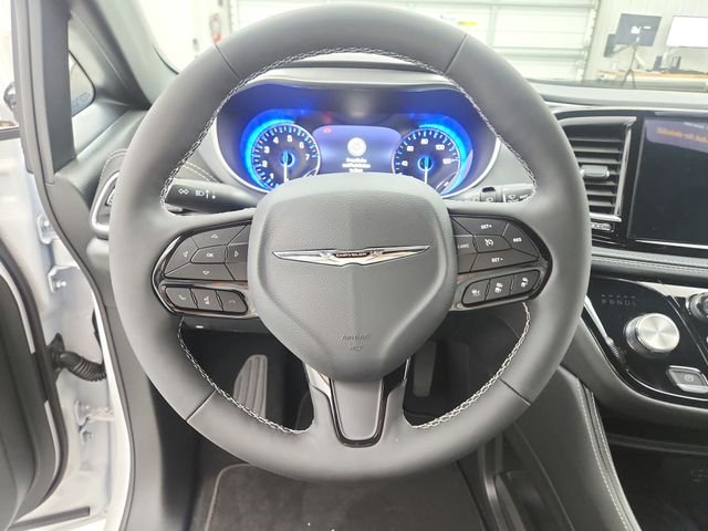 2026 Chrysler Pacifica Limited - Photo 13