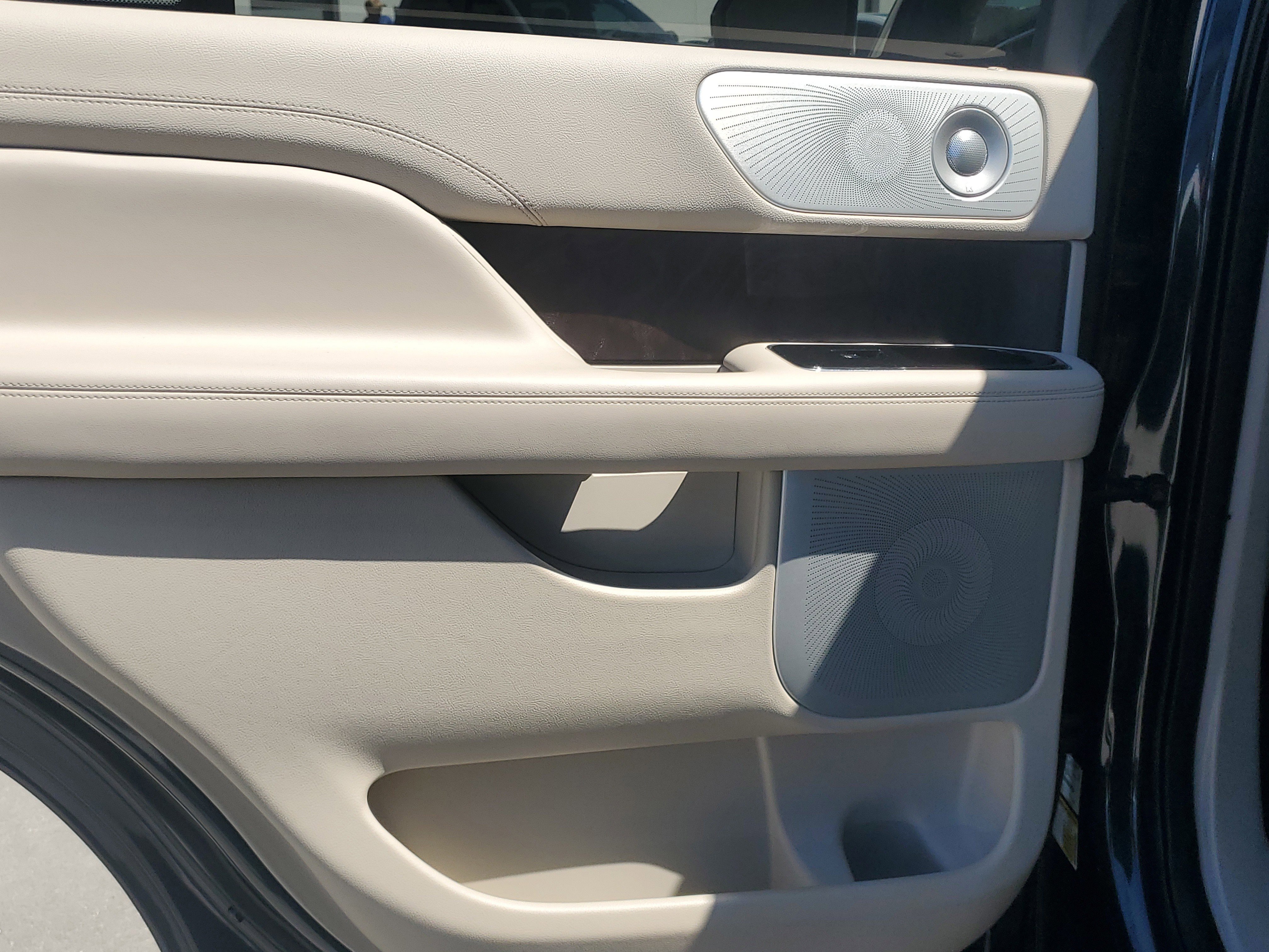 Used 2021 Flight Blue Lincoln Reserve image 14