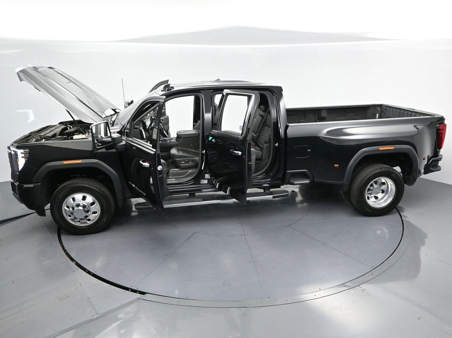 Used 2024 Onyx Black GMC Denali image 40
